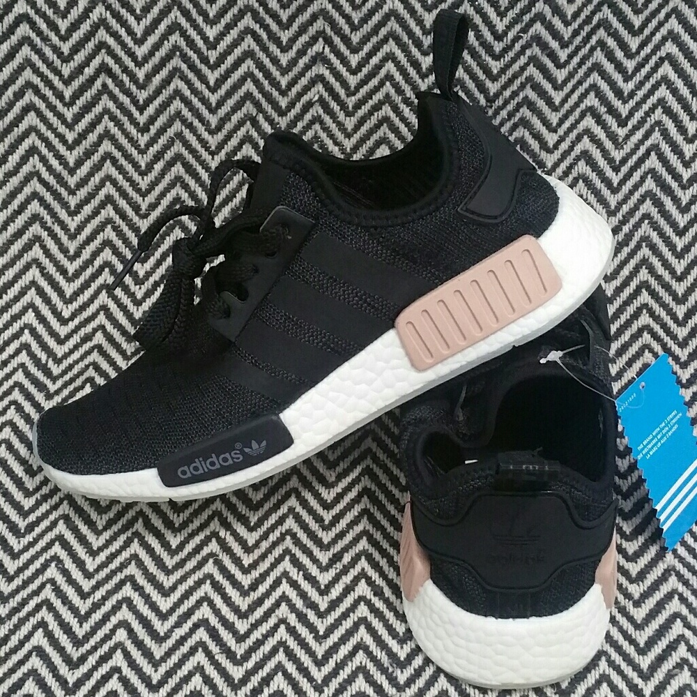 🎄🎁 Adidas Men Size 6.5/Women Size 8 - Picture 1 of 6